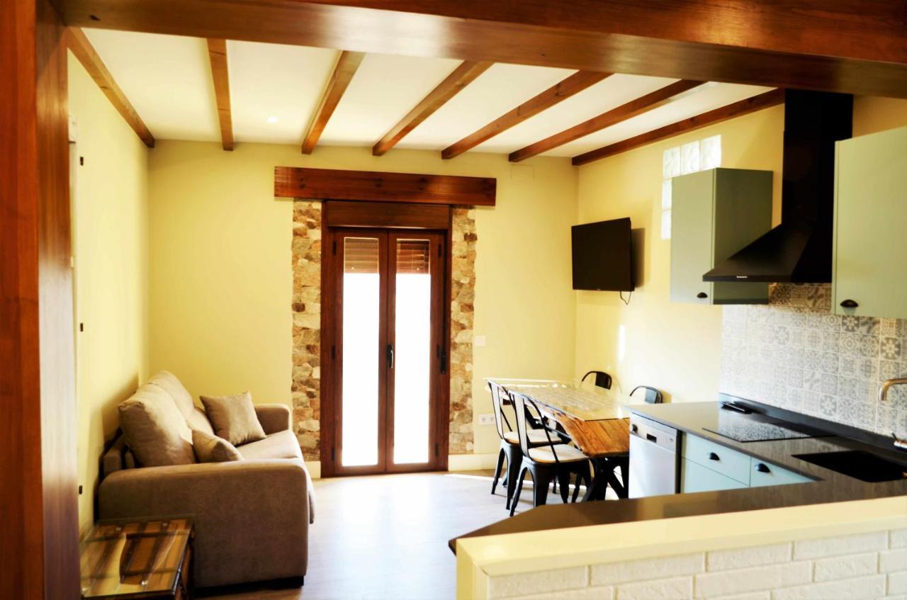 Apartamentos La Rosa Y El Pastor Guijo de Santa Bárbara Δωμάτιο φωτογραφία